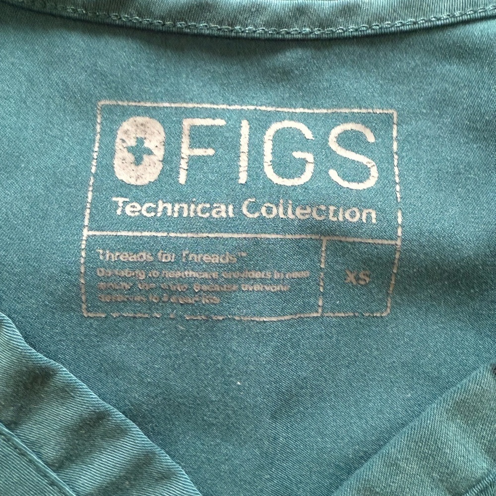 FIGS Casma Three-Pocket Scrub Top Caribbean Blue XS - Picture 4 of 4